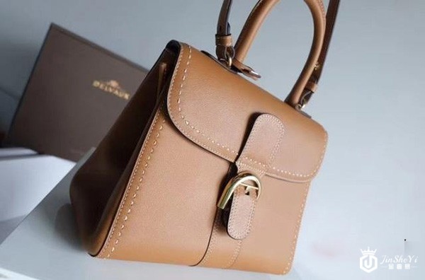 delvaux德尔沃包包属于什么档次?哪里可以回收？