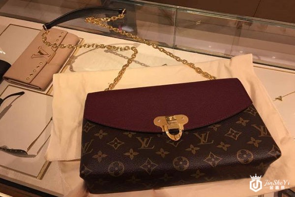 1万5买的LV链条包回收价格怎么样？哪里可以回收？