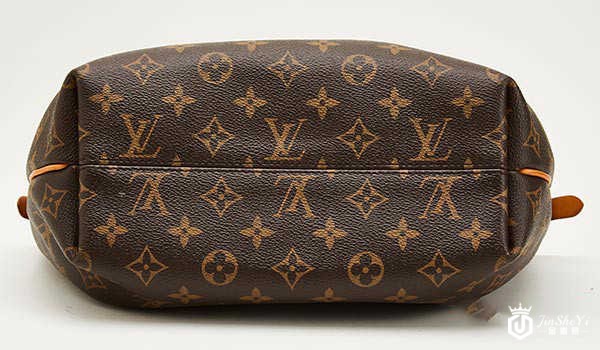 二手LV路易威登老花色配皮两用包底部 二手LV路易威登老花色配皮两用包底部