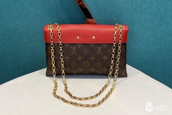 95新LV Pallas女士链条包背面图