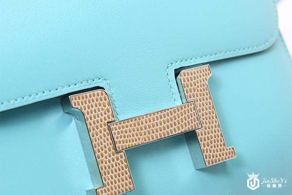 二手爱马仕包经典款马卡龙色蜥蜴皮扣单肩包细节