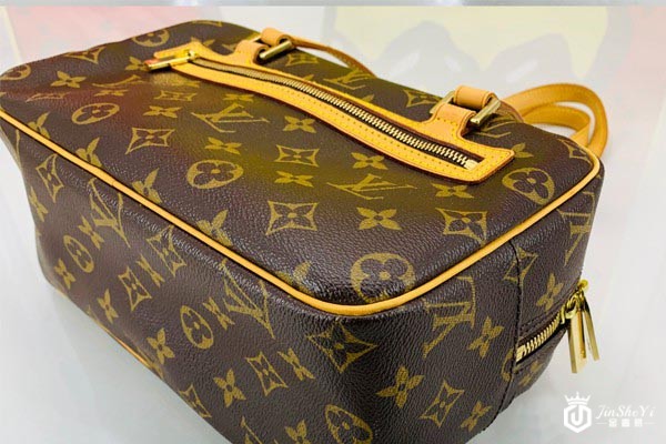 9成新LV Vintage单肩包侧面图