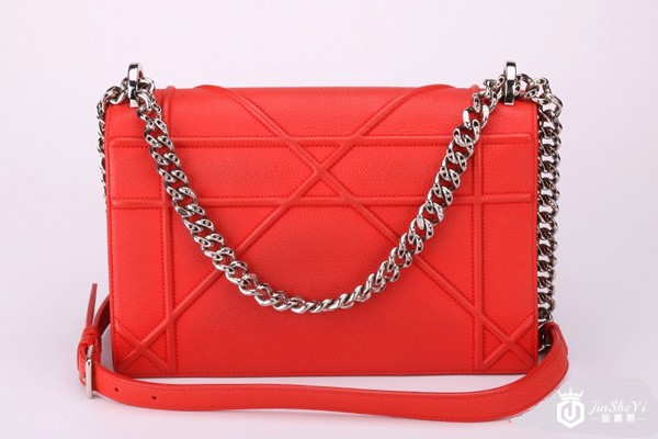 迪奥橘红色盾牌单肩链条包背面