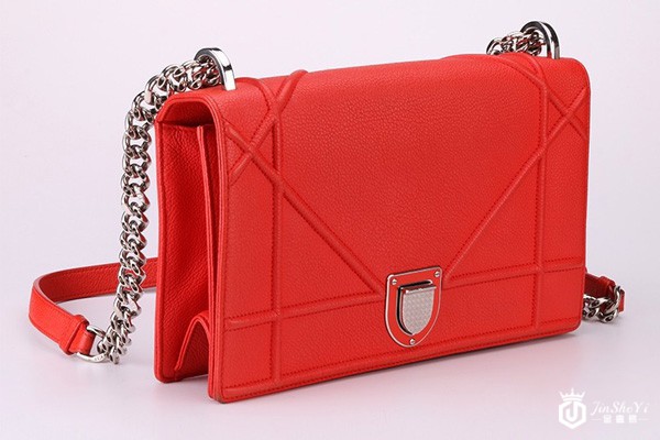 迪奥橘红色盾牌单肩链条包