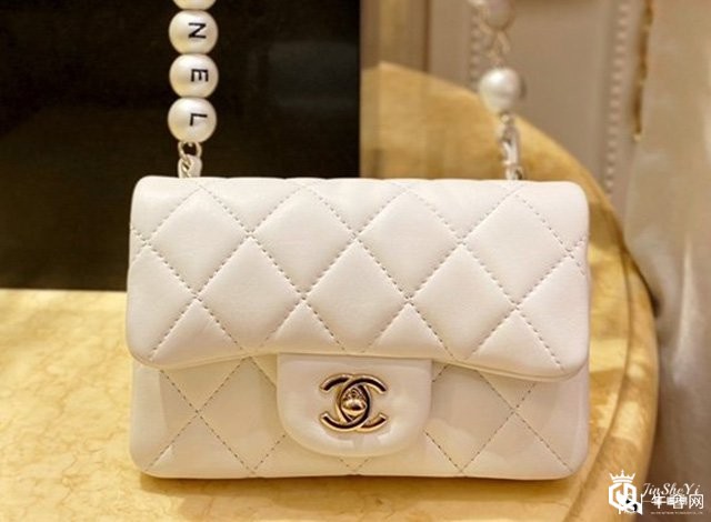 香奈儿包包回收价格受什么影响呢？