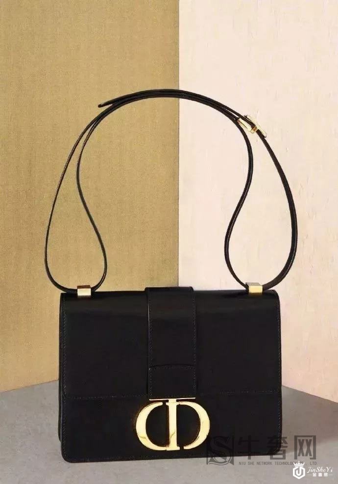 二手迪奥CD mo<i></i>ntaigne oblique系列复古包包可以回收么？