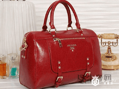上海哪里回收普拉达包包,它的回收价格是多少?