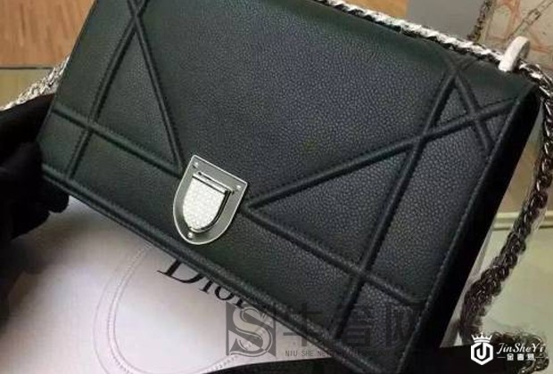 迪奥口盖包的回收价格是多少？