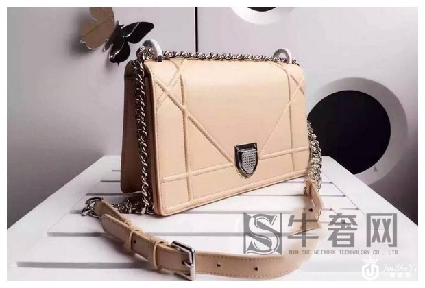 迪奥口盖包的回收价格是多少？