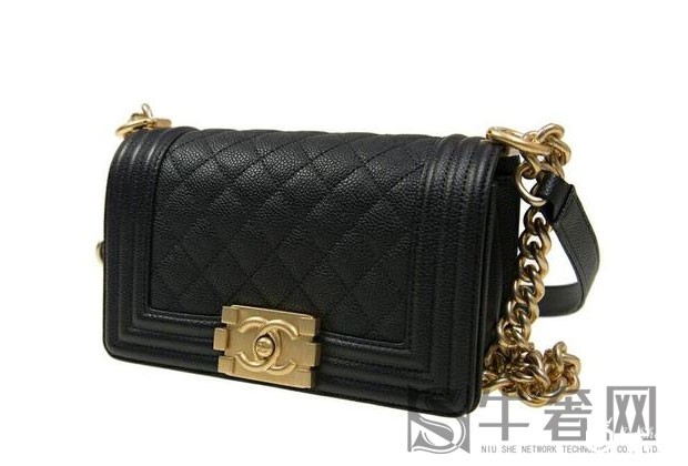 香奈儿蟒蛇皮钱包回收的价格是多少？