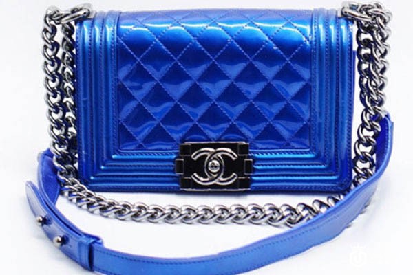 香奈儿leboy漆皮电光蓝包包实拍