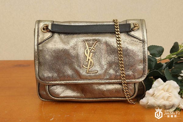 YSL NIKI BABY褶皱绗缝链条包外观展示