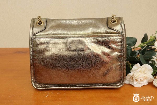 YSL NIKI BABY褶皱绗缝链条包背部展示