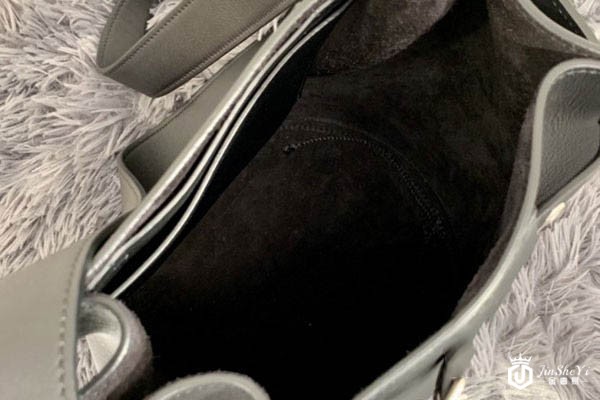 赛琳BIG BAG BUCKET系列黑色水桶包内部实拍