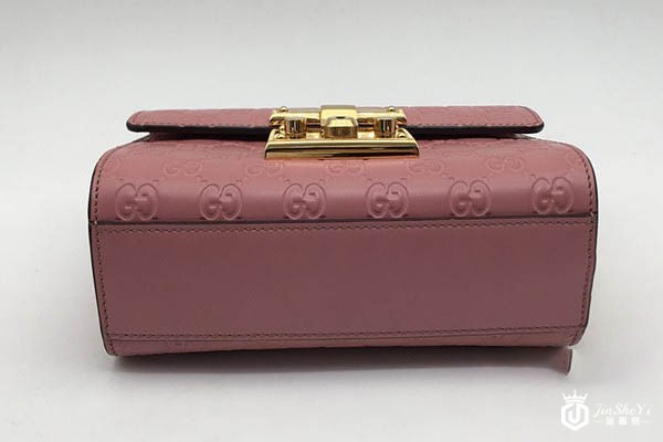 古驰Padlock粉色单肩包底部展示图
