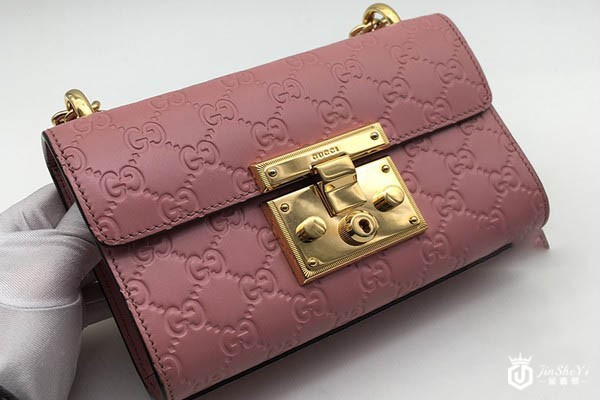 古驰Padlock粉色单肩包正面展示图