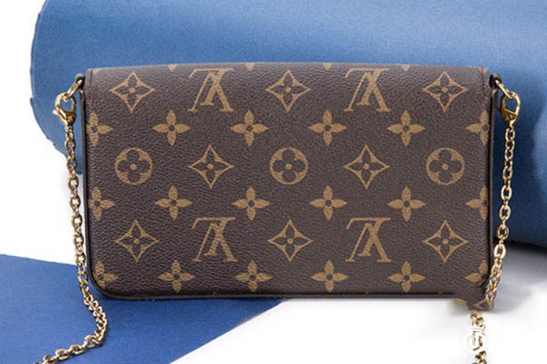 lv老花徽章贴包包背面实拍