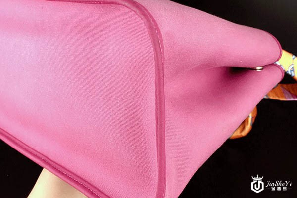 爱马仕Cabag单肩包底部展示图 爱马仕Cabag单肩包底部展示图