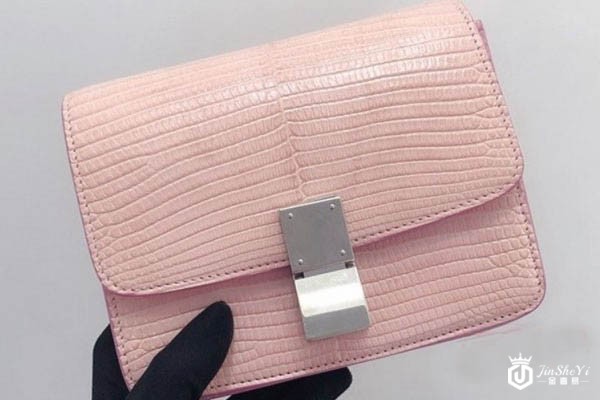 赛琳BOX系列淡粉色蜥蜴皮豆腐包包实拍