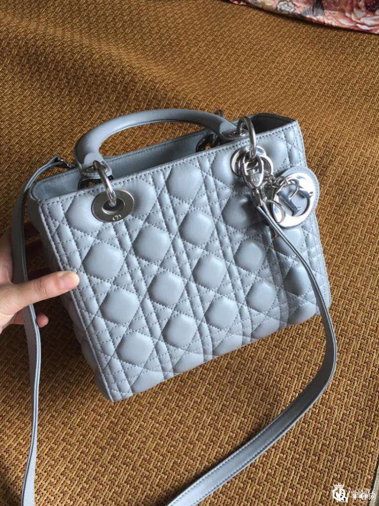 合肥迪奥口盖包回收