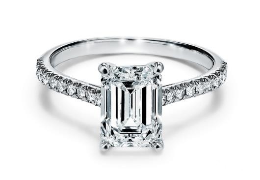 周大福钻戒回收价钱