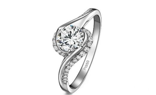 周大福钻戒回收价钱