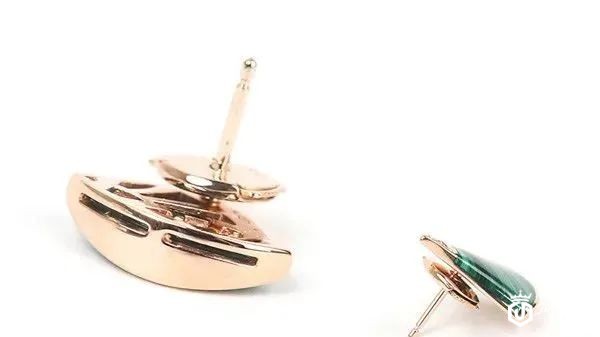 宝格丽扇子回收几折