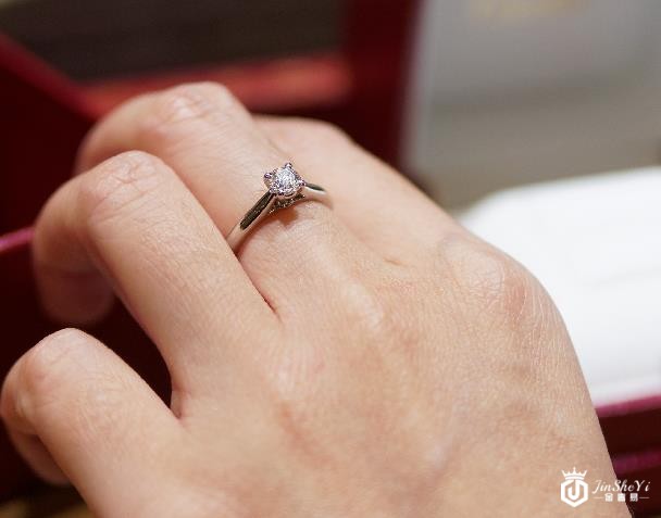 钻戒回收值多少钱