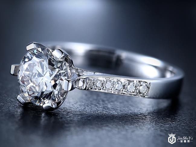 钻石小鸟的钻戒回收价钱