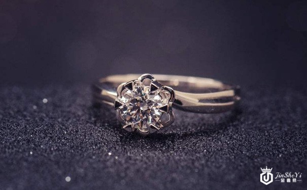 新买的钻石回收多少折