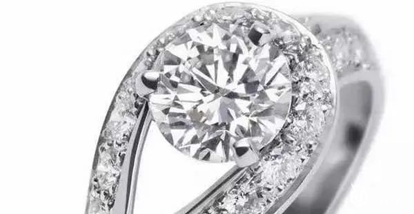 钻石回收看品牌吗