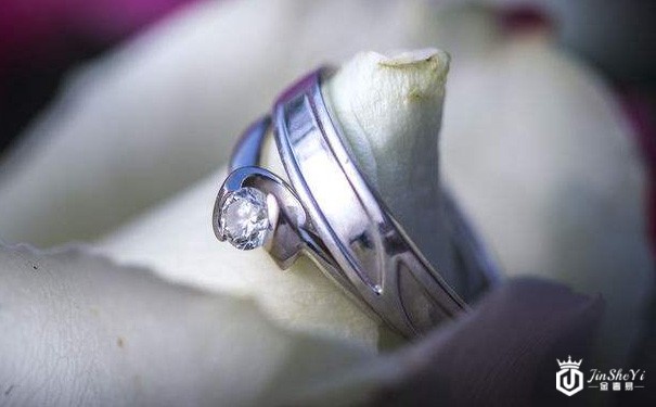 钻石回收多少钱