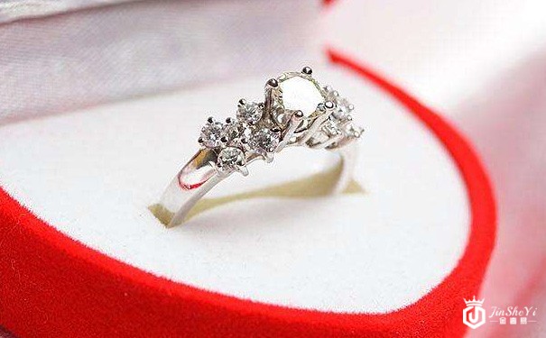 钻戒回收多少钱