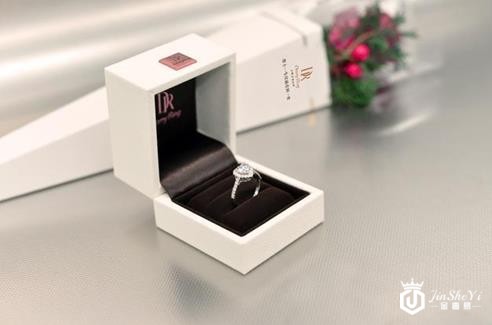 钻戒回收看品牌吗