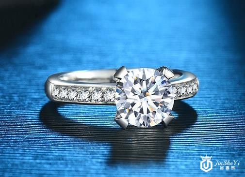 钻石首饰怎么回收，情侣钻戒怎么挑选？