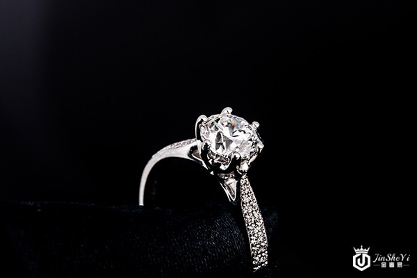 周大福钻戒回收打几折 钻戒回收