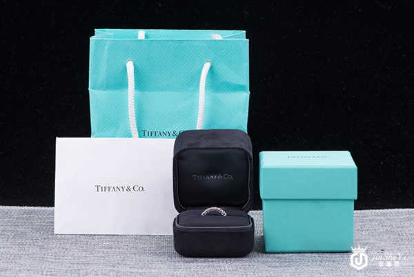 蒂芙尼钻戒