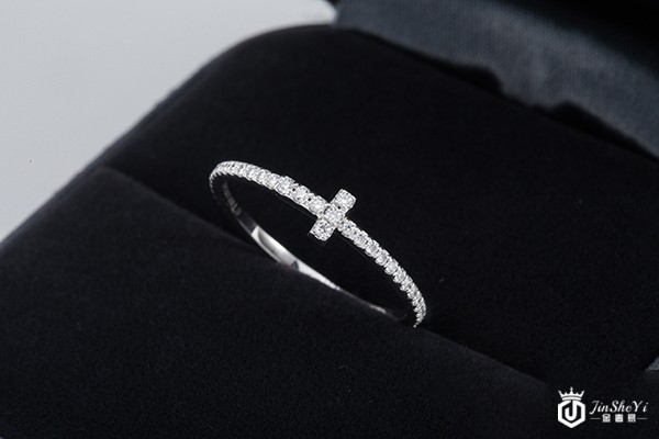 钻石回收公司谈谈二手蒂芙尼钻戒回收多少钱？