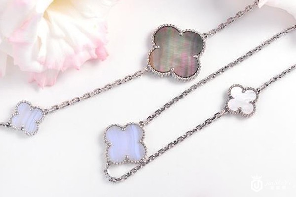 感受梵克雅宝四叶草的魅力，珠宝首饰回收可找金奢易网,梵克雅宝四叶草首饰