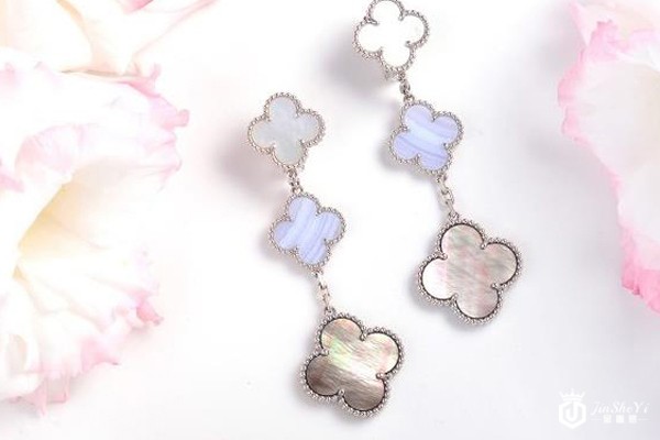 感受梵克雅宝四叶草的魅力，珠宝首饰回收可找金奢易网,梵克雅宝四叶草首饰