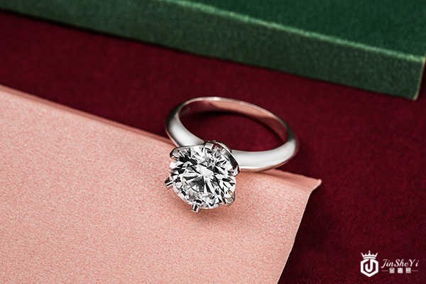 一克拉蒂芙尼钻戒回收多少钱？