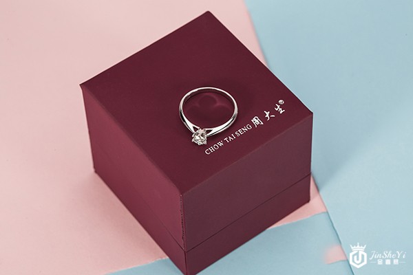 周大生钻戒0.25CT F-G VS