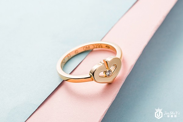 回收卡地亚钻戒