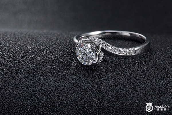 周大生钻戒回收吗，回收价格一般打几折？金奢易网