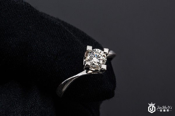 老凤祥钻戒0.50ct VS I VG