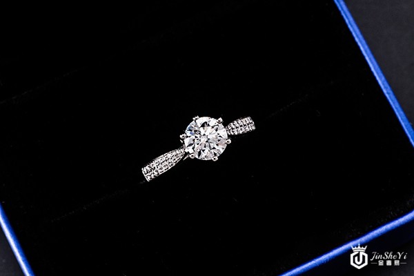 老凤祥的钻戒能回收吗？回收价格是多少