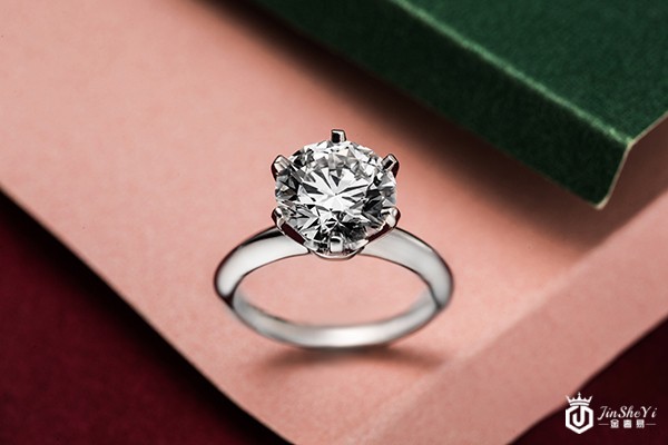 蒂芙尼经典六爪白金钻戒回收价格怎么样？