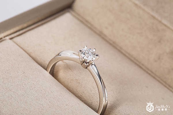 周大福30分钻石项链回收吗，回收价格怎么样？