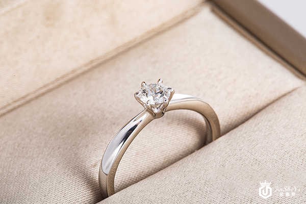 周大福30分钻石项链回收吗，回收价格怎么样？