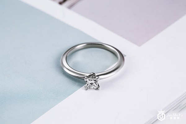 蒂芙尼戒指回收值钱吗